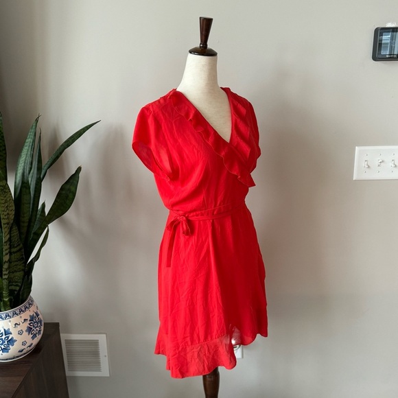Aritzia Sunday Best Ruffle Hem Double Lined Wrap Dress - Picture 5 of 9